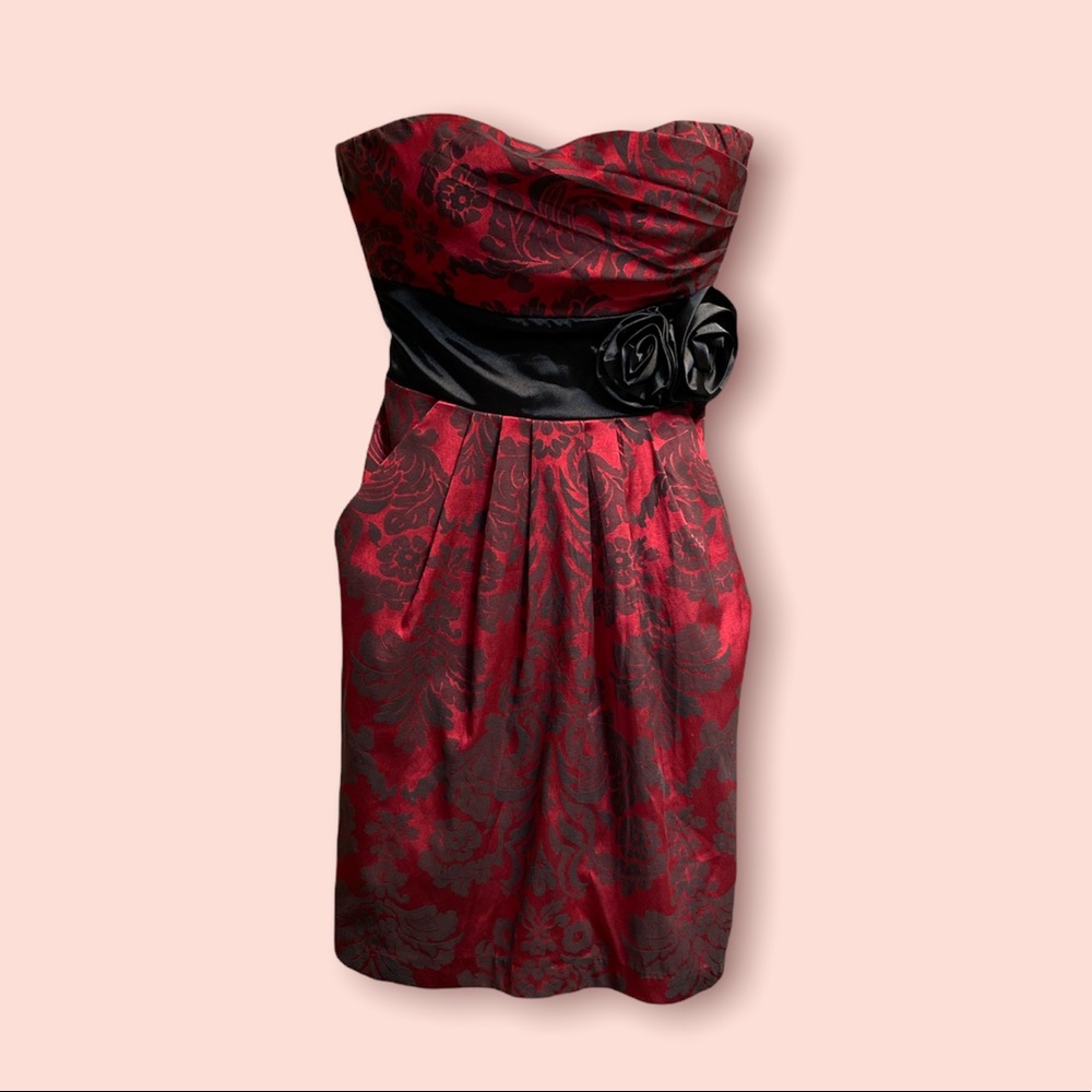 Speechless brand size 3 strapless mini cocktail dress with pockets